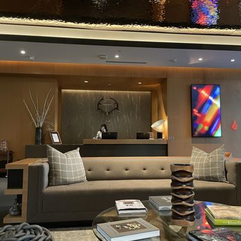 Loren Hotels - Front seat and art - Hotels Near Me - Austin, Texas