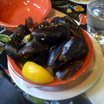 Cha Cha Cha - Steamed Black Mussels with garlic, tomatoes, fresh herbs & saffron broth - Caribbean Near Me - San Francisco, California Cha Cha Cha - Steamed Black Mussels with garlic, tomatoes, fresh herbs & saffron broth - Caribbean Near Me - San Francisco, California