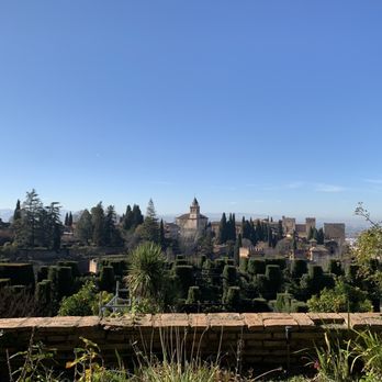 La Alhambra y El Generalife - Alhambra view - Landmarks & Historical Buildings Near Me - Granada, GR La Alhambra y El Generalife - Alhambra view - Landmarks & Historical Buildings Near Me - Granada, GR