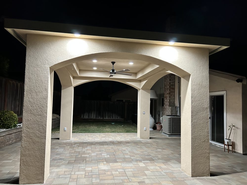 Slide of HN Builders