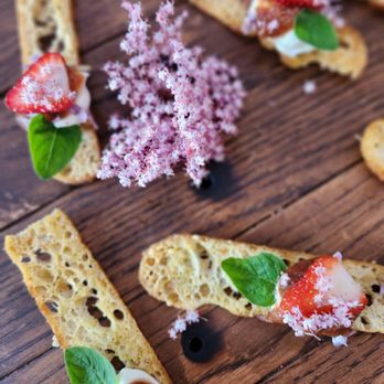 Focacciaza - strawberries and basil on crackers - Italian Near Me - Vancouver, British Columbia Focacciaza - strawberries and basil on crackers - Italian Near Me - Vancouver, British Columbia