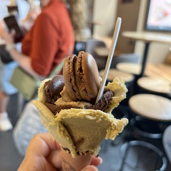 Amorino - Ice Cream & Frozen Yogurt Near Me - Prague, Puerto Rico