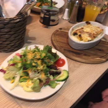 ciao bella - Gemüse-Lasagne und Beilagensalat - Italian Near Me - Ulm, BW