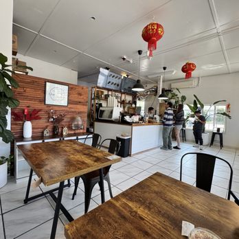 Drip & Sip - Beautiful interior - Coffee & Tea Near Me - Tukwila, Washington