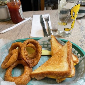 Dan's Diner - Grilled Cheese & Onion Rings - Diners Near Me - Chatham, New York