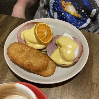 Jamie’s Kitchen, Darlinghurst Sydney Brunch Cafe - Eggs Benny with hash browns - Breakfast & Brunch Near Me - Darlinghurst, NSW Jamie’s Kitchen, Darlinghurst Sydney Brunch Cafe - Eggs Benny with hash browns - Breakfast & Brunch Near Me - Darlinghurst, NSW
