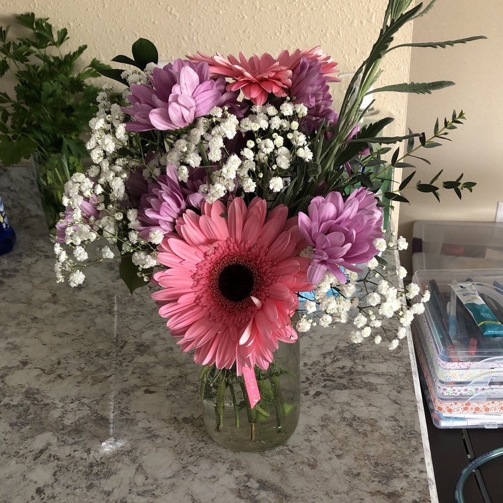 Bloom and Bean - Daisies in mason jar - sweet! - Florists Near Me - Great Falls, Montana Bloom and Bean - Daisies in mason jar - sweet! - Florists Near Me - Great Falls, Montana