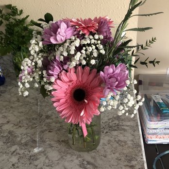 Bloom and Bean - Daisies in mason jar - sweet! - Florists Near Me - Great Falls, Montana