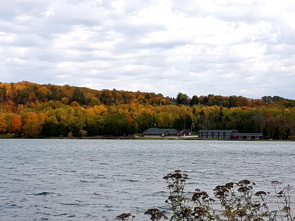 THE INN AT GORE BAY 1 Water Street, Gore Bay, Ontario, Canada Bed