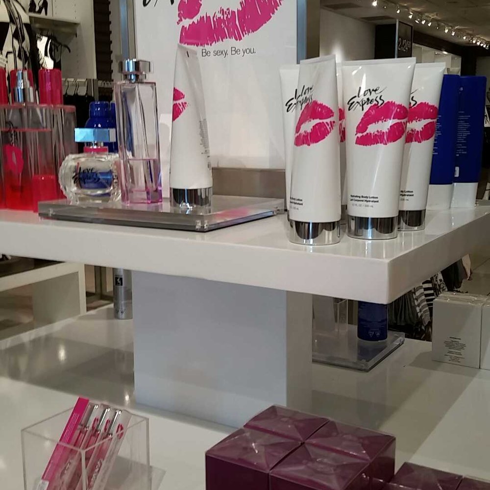 Express - Women's Clothing Near Me - Sacramento, California Express - Women's Clothing Near Me - Sacramento, California