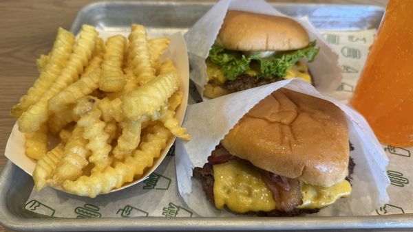 Shake Shack Secaucus by null