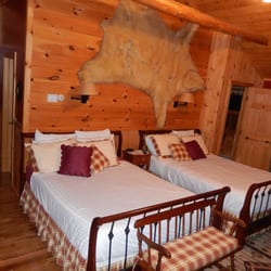 Kiwassa Lake Bed & Breakfast - Bear Room Suite with fireplace