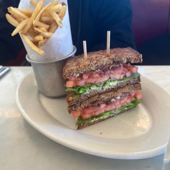 Raymond's - BLT - Comfort Food Near Me - Ridgewood, New Jersey