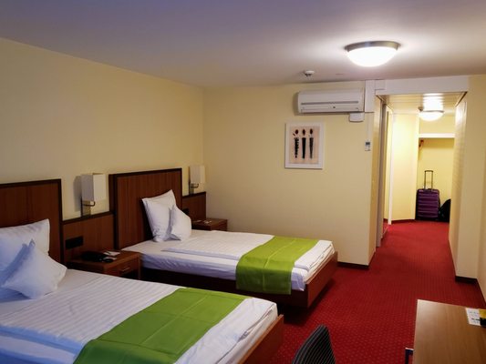 Hotel Bahnhof by null