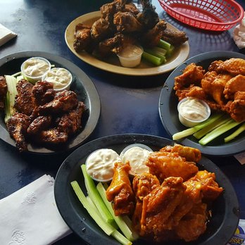 Elmo's - 50 wings in total - American Near Me - Getzville, New York