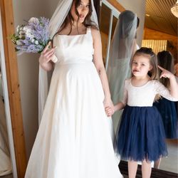 Pearls in the Pines Wedding & Event Venue - Bridal suit, with plenty of lighting and mirrors