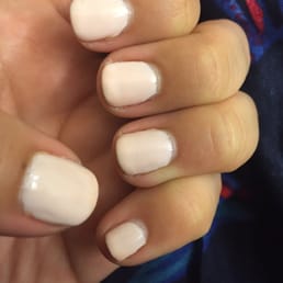 Sloppy no-chip manicure already peeling off after just 3 days