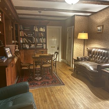 Sugar Hill Inn - Library room - Bed & Breakfast Near Me - Sugar Hill, New Hampshire Sugar Hill Inn - Library room - Bed & Breakfast Near Me - Sugar Hill, New Hampshire