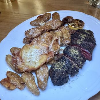 Alta Via Market Square - Hanger fiorentina with fennel pollen, rosemary, and crispy parmesan potatoes - Italian Near Me - Pittsburgh, Pennsylvania Alta Via Market Square - Hanger fiorentina with fennel pollen, rosemary, and crispy parmesan potatoes - Italian Near Me - Pittsburgh, Pennsylvania