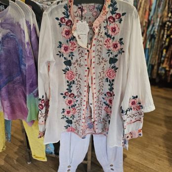 Spotted Bear - Women's Clothing Near Me - Taos, New Mexico