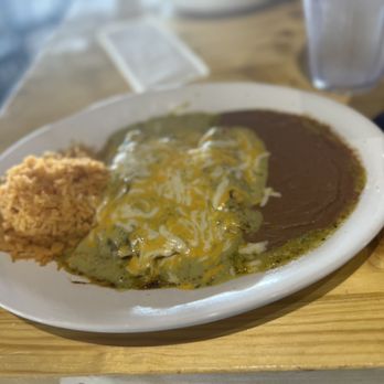 Mexcal Cantina Pacifico - Lunch enchiladas with green sauce - Mexican Near Me - Houston, Texas Mexcal Cantina Pacifico - Lunch enchiladas with green sauce - Mexican Near Me - Houston, Texas