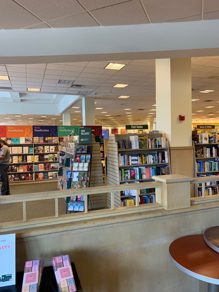 BARNES & NOBLE BOOKSELLERS CLOSED Updated May 2024 18 Reviews