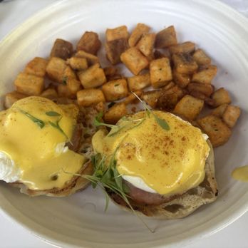 Glass & Vine - Eggs benedict - New American Near Me - Miami, Florida Glass & Vine - Eggs benedict - New American Near Me - Miami, Florida