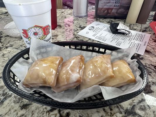 Joe's Cafe & Donuts & King Cakes by null