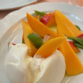 Funke - Burrata e pesche! Nectarines! Great combo - Italian Near Me - Beverly Hills, California Funke - Burrata e pesche! Nectarines! Great combo - Italian Near Me - Beverly Hills, California
