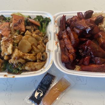Fire Wok Express - Large Chicken with Mixed Vegetable Entree BBQ Boneless Ribs with Plain Fried Rice - Chinese Near Me - Charlotte, North Carolina