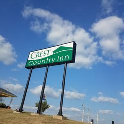 Crest Country Inn