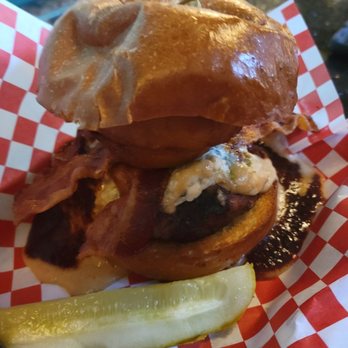 Limericks Tavern - Limericks burger - New American Near Me - Alhambra, California