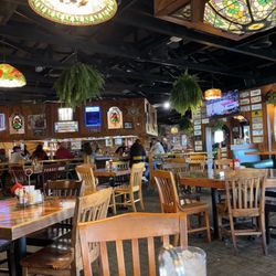 Spanky's Pizza Galley & Saloon - Fern bar .... Classic