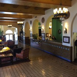 The Glass Bar - Beautiful lobby