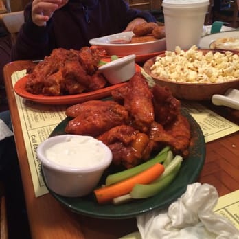 Ollie Gators Pub - Awesome wings! I will return here. Service is EXCELLENT! Everyone is really nice and accommodating! - Pubs Near Me - Berlin, New Jersey