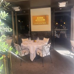 Côté Lounge - Outside view