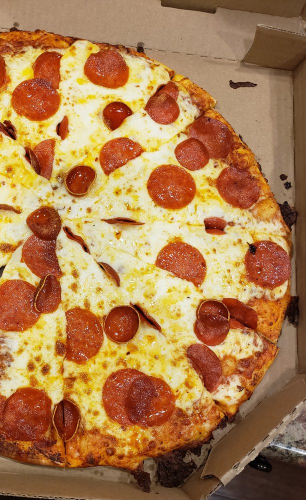 Round Table Pizza Logo