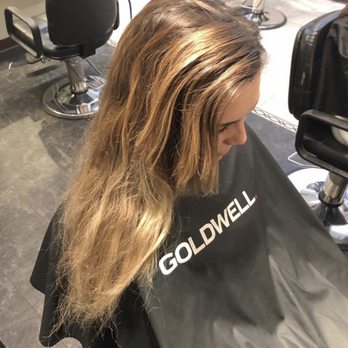 Robert's Salon & Spa - Before, look at those ends.. yikes! - Hair Salons Near Me - Belmont, Massachusetts