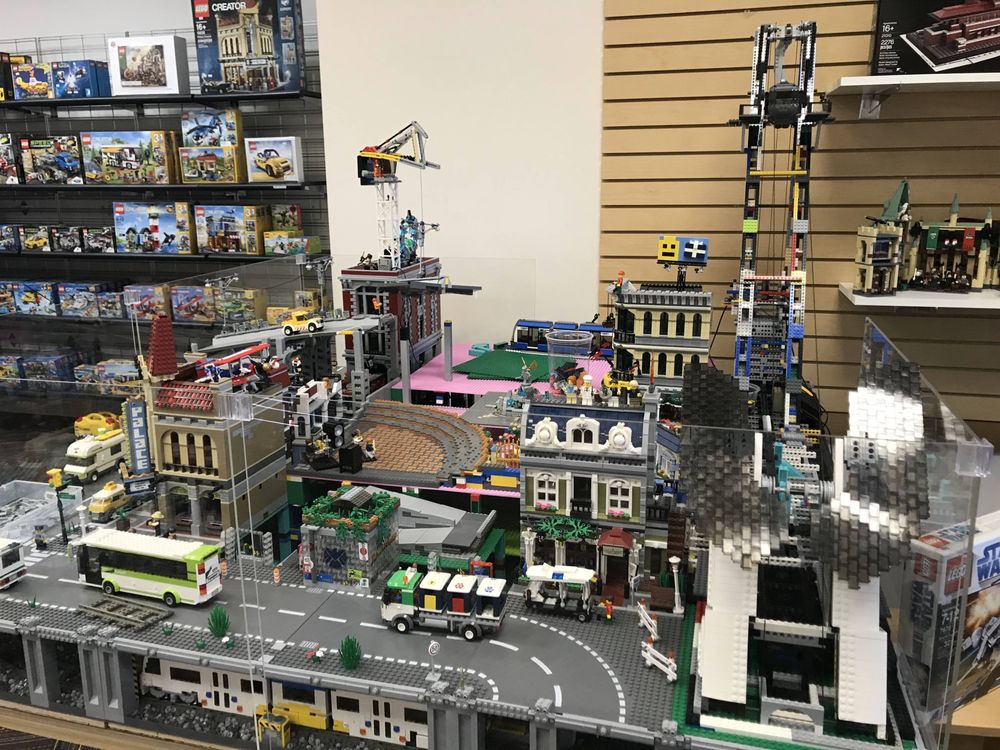 BRICKS & MINIFIGS PORTLAND 27 Photos & 20 Reviews 3040 NE Sandy