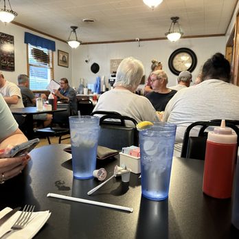 LARRY’S RESTAURANT - Updated March 2026 - 33 Photos & 39 Reviews - 204 ...
