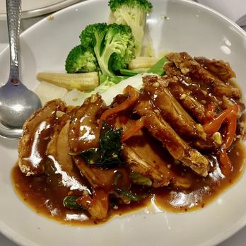 Flore Cafe - Crispy Duck - Thai Near Me - Tysons, Virginia