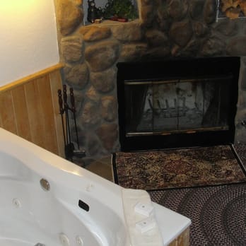 Pine Knot Guest Ranch - Cabin #19 - Hotels Near Me - Big Bear Lake, California