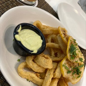 Kitchen Counter & Bar by Wolfgang Puck - 2022 Calamari - American Near Me - Cancún, ROO