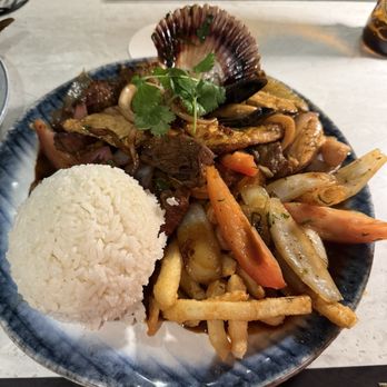 CVI.CHE 105 - Lomo Saltado mixed with seafood - Peruvian Near Me - Miami, Florida