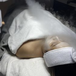 Skin Tin Esthetics - Signature Facial