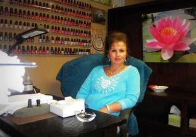 The "Polished Look" Nail Salon Logo