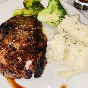 Stoney River - 14oz Ribeye steak w/ undercooked & tasteless broccoli and stiff mashed potatoes - Steakhouses Near Me - Annapolis, Maryland Stoney River - 14oz Ribeye steak w/ undercooked & tasteless broccoli and stiff mashed potatoes - Steakhouses Near Me - Annapolis, Maryland