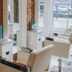 French Twist Hair Salon - Front of the salon