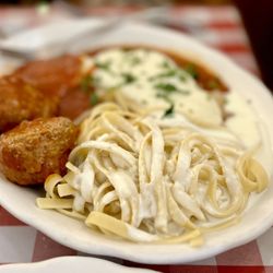 Scarantino's Italian Inn - Fettucine Alfredo, Meatballs, Ravioli