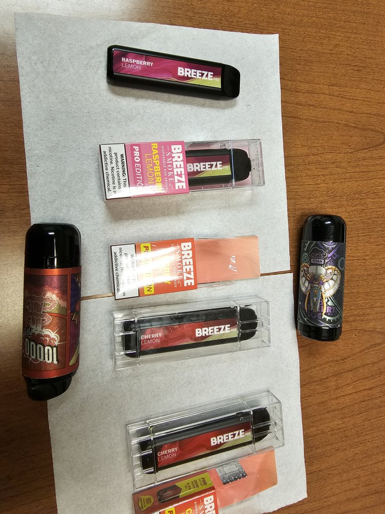 ROYAL SMOKE AND VAPE Updated September 2024 11 Photos 2320 West